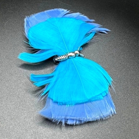 Chico’s Blue & Purple Feathered Pin NWT - Picture 1 of 5